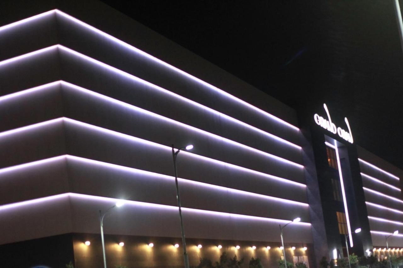 Az Hotels Grand Oran Es Senia Exterior foto